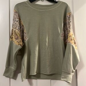 Daytrip from the Buckle . Size small